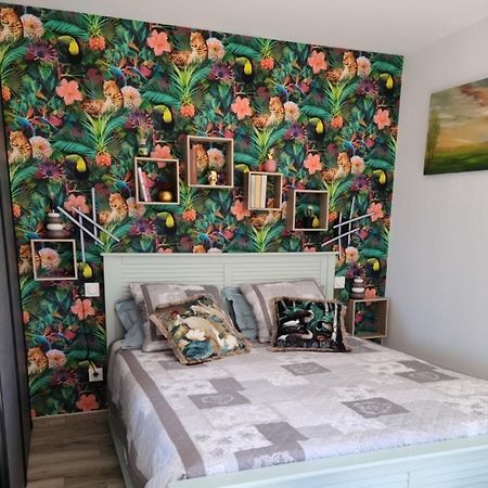 Saint-Laurent-la-Vernède Les Papillons D'Uzes Bed & Breakfast エクステリア 写真