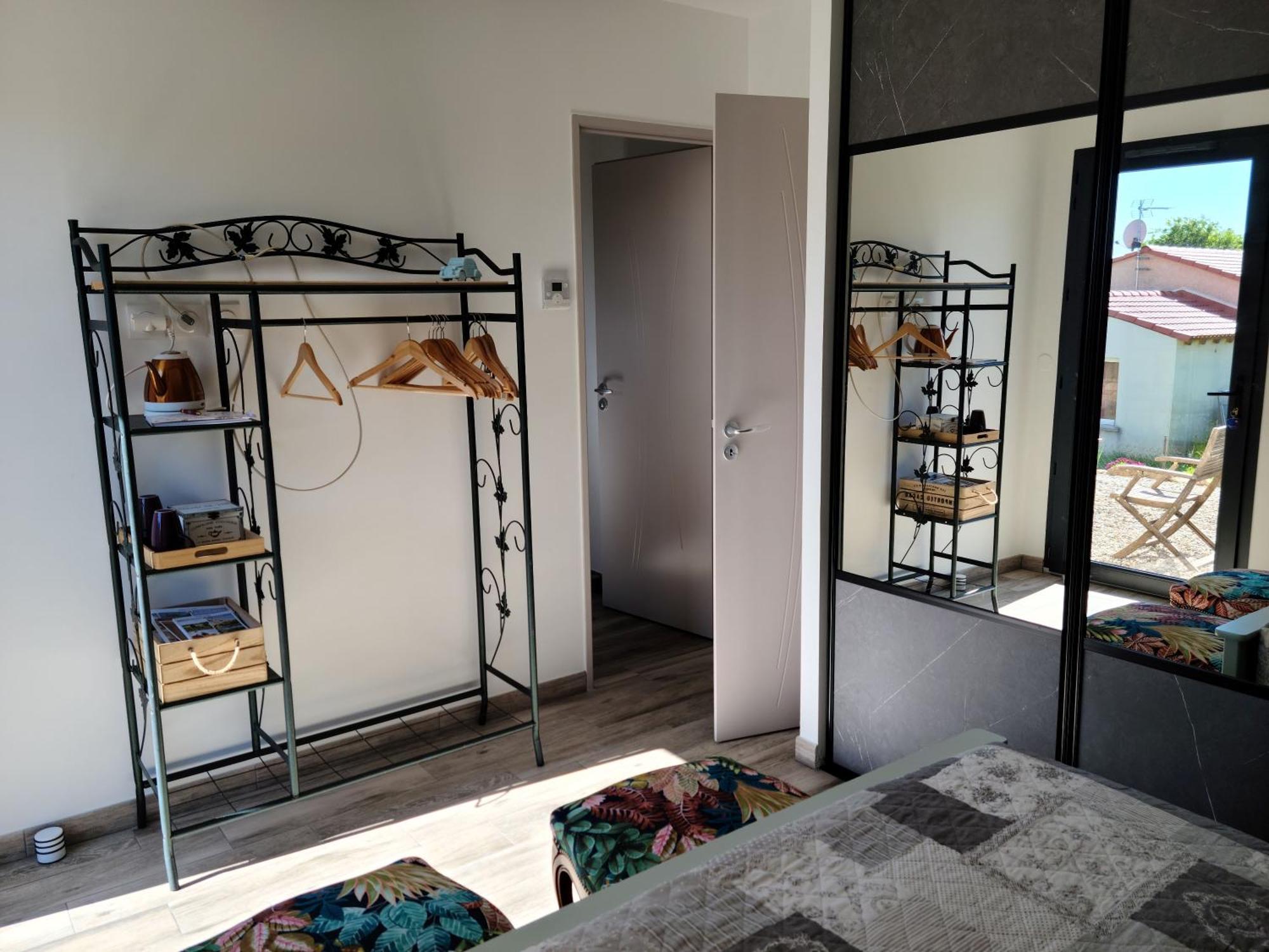 Saint-Laurent-la-Vernède Les Papillons D'Uzes Bed & Breakfast エクステリア 写真